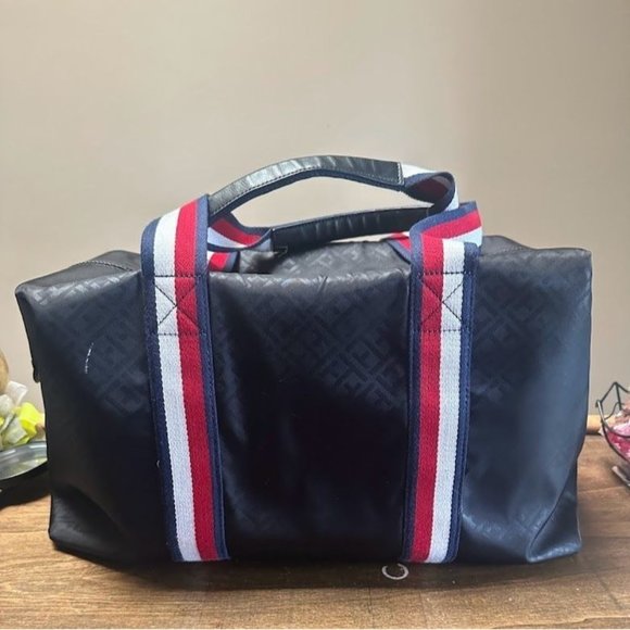 Tommy Hilfiger Weekender Tote Bag Black w/ Compartments and Handles - Picture 2 of 16